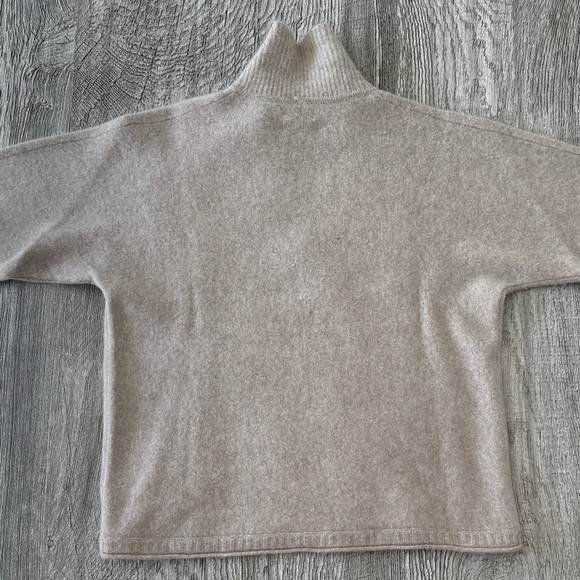Halston Heritage V-Neck Cashmere Polo Sweater in Beige sz L - Picture 9 of 12